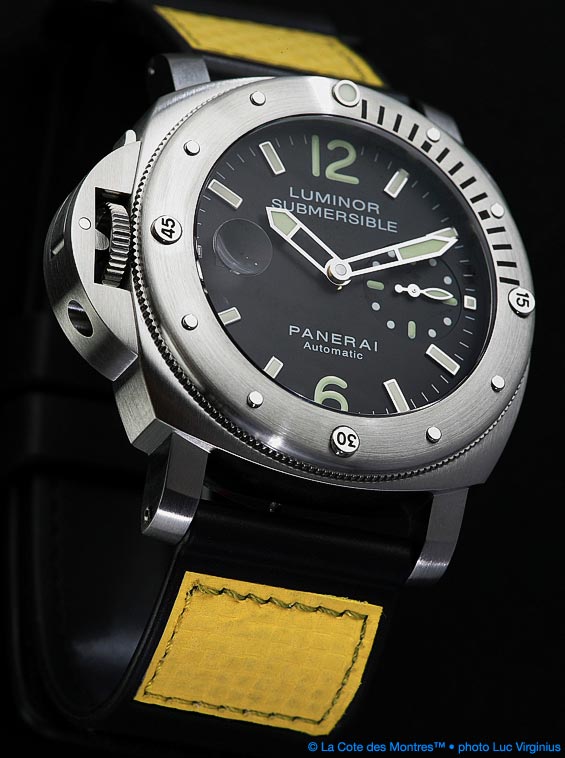 http://www.geekwatches.com/wp-content/uploads/2008/11/panerai-luminor-submersible-watch.jpg